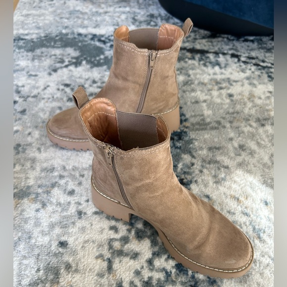 Universal Thread Chelsea Boot - Picture 8 of 8